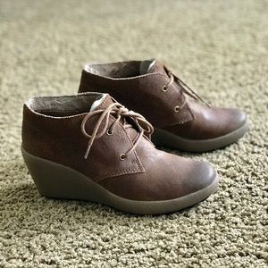 Clarks Wedge Heel Bootie, Perfect for Fall 🍂